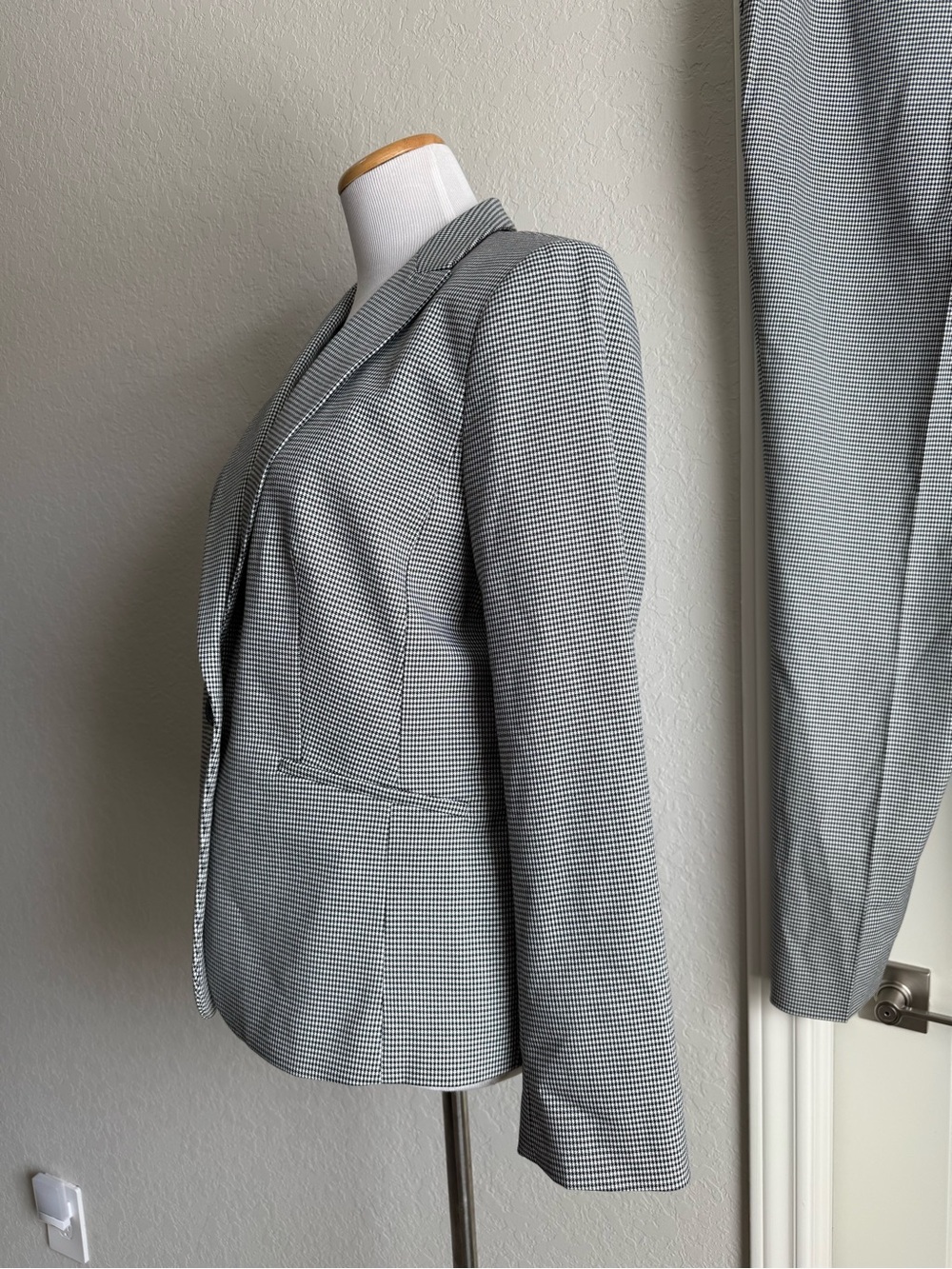 Talbots Square Houndstooth Blazer - Picture 5 of 11